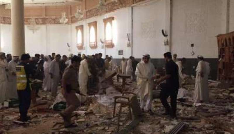 13 قتيلا في الهجوم الانتحاري الذي استهدف المسجد الشيعي في الكويت