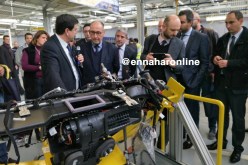 بالصور .. السفير الفرنسي بالجزائر يزور مصنع رونو