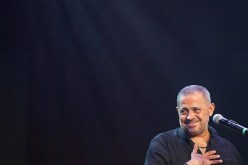 محتجون يقطعون الطريق على جورج وسوف في مدينة طرابلس اللبنانية