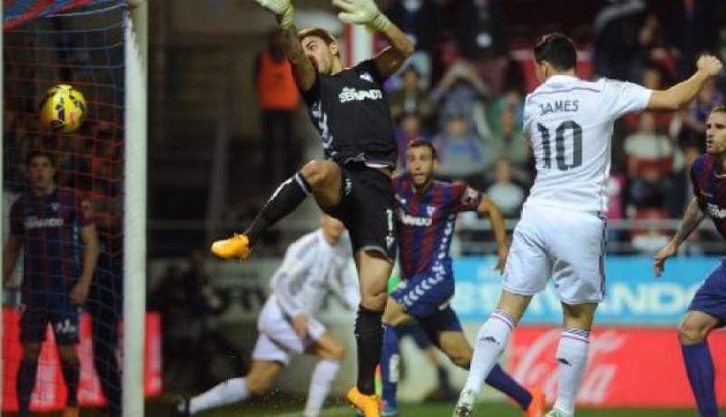 بطولة اسبانيا: ريال مدريد يكتسح ايبار المتواضع واتلتيكو مدريد يضع حدا لسلسلة ملقة