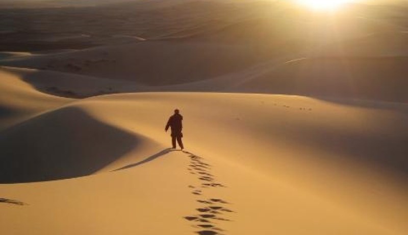 الجيش ينقذ عاملا بـ سوناطراك تاه 48 ساعة في صحراء أدرار