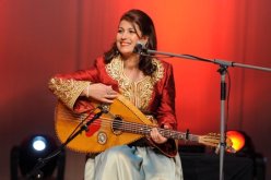 الفنانة نسيمة شعبان تحيي حفلا فنيا في سهرة رمضانية أمام جمهور الزيبان