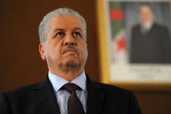 سلال يوقع على سجل التعازي بمقر سفارة إيطاليا إثر وفاة الرئيس الإيطالي الأسبق