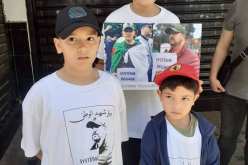 بالصور.. أبناء شهيد الحراك نبيل أسفيران يواصلون مسيرة والدهم في الجمعة 15