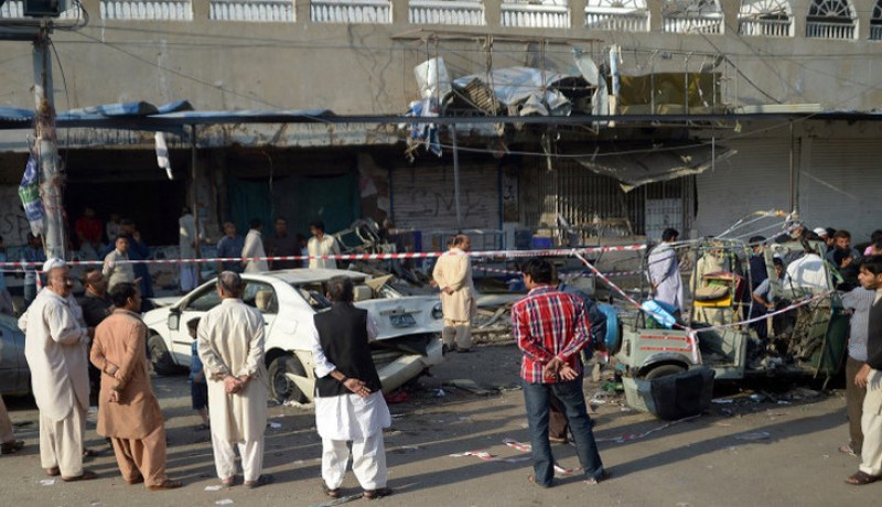 مقتل 10 أشخاص على الأقل في اعتداء بأحد أسواق باكستان