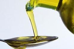 زيت الزيتون  يساعد على علاج سرطان الثدي