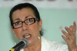 حنون لا تعترف بالجالية