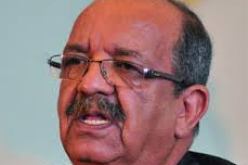 مساهل يؤكد على ضرورة التكوين الجيد للإطارات العاملة في قطاع الإعلام