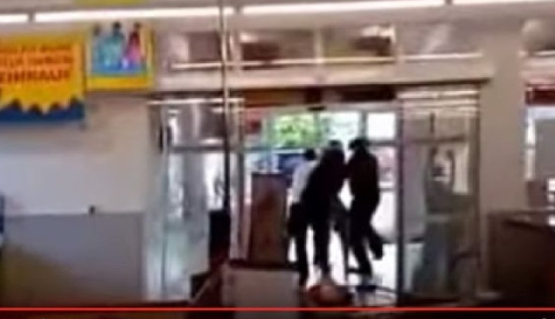 بالفيديو .. هذا ما فعله سياسي ألماني بلاجئ عراقي