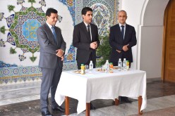 وزير العلاقات مع البرلمان يحتفل مع إطارات وموظفي قطاعه بعيد الفطر