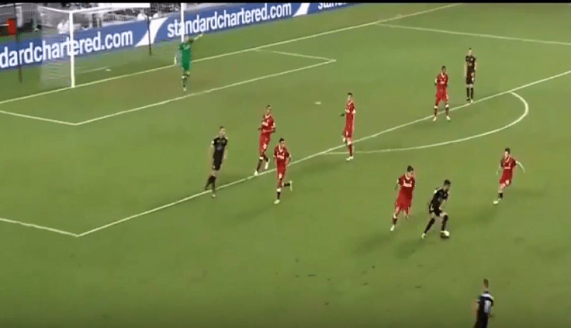 بالفيديو محرز يراوغ “لالانا” بطريقة خرافية