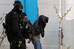 تمديد احتجاز 17 من الموقوفين في الحملة على الأوساط الإسلامية في فرنسا
