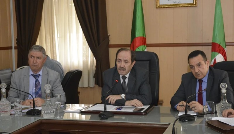 بالصور.. بلعابد يضع آخر اللّمسات الخاصة بـ”الباك” مع رؤساء المراكز