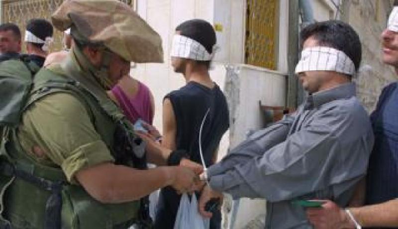 قوات الاحتلال تعتقل 10 فلسطينيين في الضفة الغربية