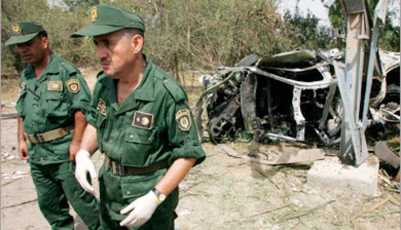 انفجار مدوي بثكنة في بسكرة واستشهاد دركيين