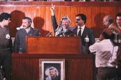 13 عاما عن رحيله.. ياسر عرفات رمز صمود الفلسطينيين