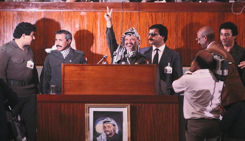 13 عاما عن رحيله.. ياسر عرفات رمز صمود الفلسطينيين