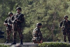 الجيش الوطني يوقف 15 مهربا ويحجز كمية من الذخيرة بجانت