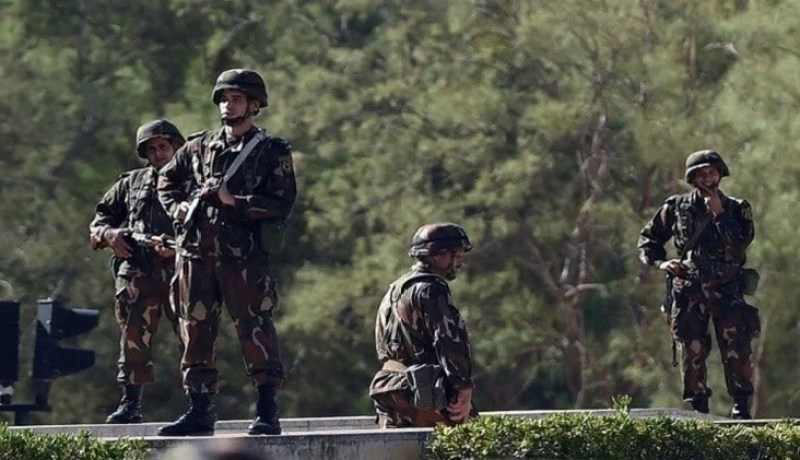 الجيش الوطني يوقف 15 مهربا ويحجز كمية من الذخيرة بجانت