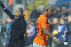 الإمبراطور يصدم “فيغولي” ويدفعه للرحيل !!