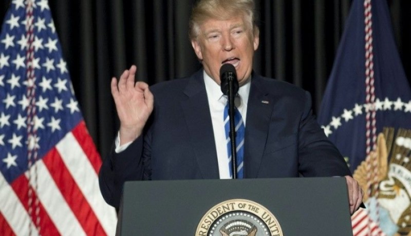 ترامب يتعهد بخفض تكلفة بناء جدار على الحدود مع المكسيك