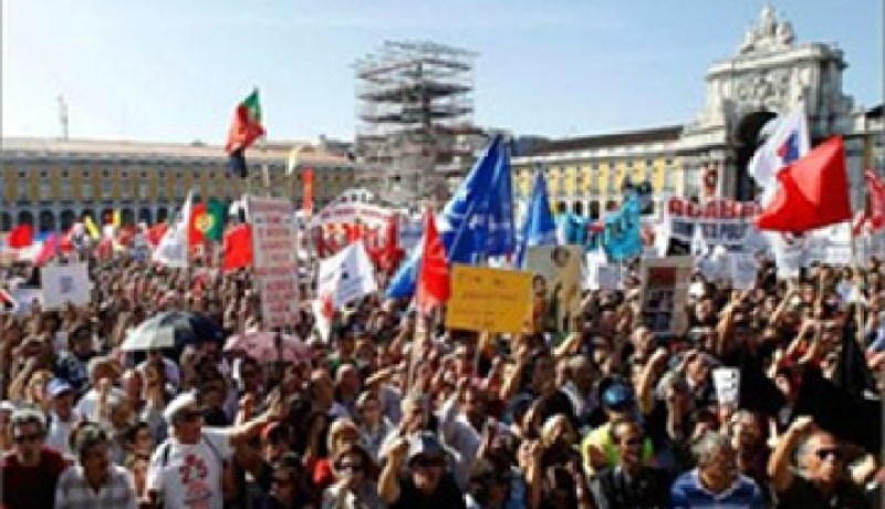 تجدد الإحتجاجات في البرتغال إثر موافقة البرلمان على الميزانية الجديدة