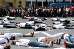 اعادة فتح جامعة غاريسا بكينيا حيث قتل 148 شخصا في مجزرة مروعة