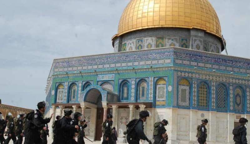مجموعة من المستوطنين الإسرائيليين تقتحم المسجد الأقصى