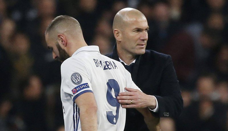 عجالي :”لو كبر زيدان وبن زيمة في الجزائر لما حققا شيئا”