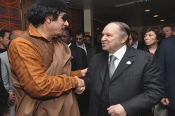 الرئيس بوتفليقة يلتقي العقيد معمر القذافي باديس ابابا