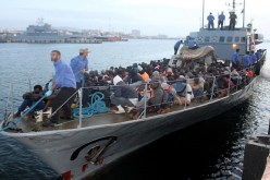 خفر السواحل الليبي يعترض 900 مهاجر على ساحل صبراتة