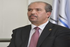 محمد عيسى يؤجّل الحجّ