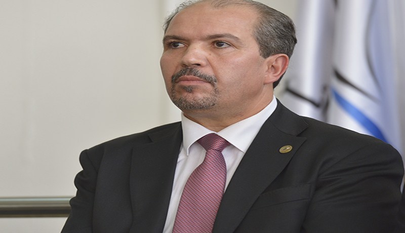 محمد عيسى يؤجّل الحجّ