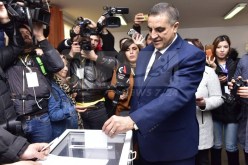 عبد العزيز بلعيد يؤدي واجبه الانتخابي في حسين داي بالعاصمة