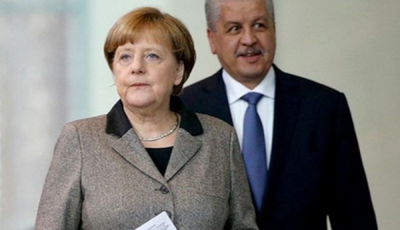 سلال يتحادث هاتفيا مع أنجيلا ميركل