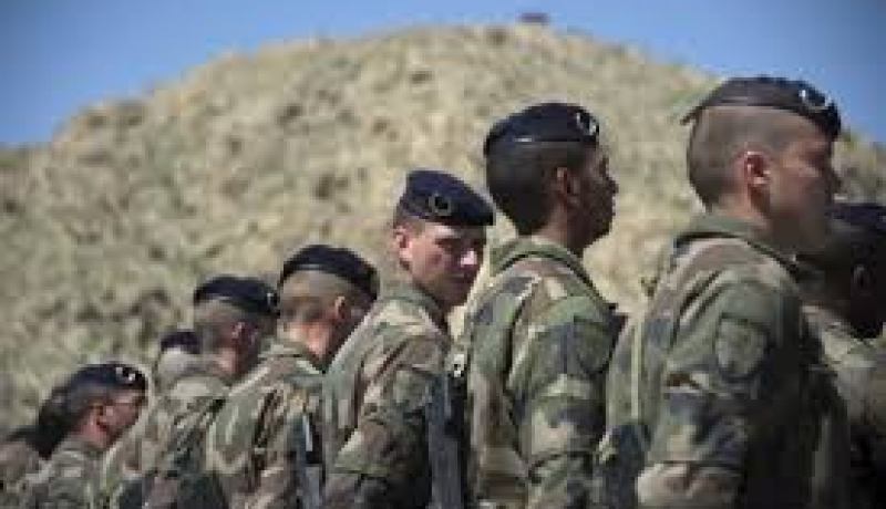 الجيش الفرنسي يحمي المدارس اليهودية والكنس