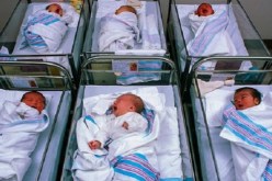 سيدة تنجب 6 توائم  في حالة نادرة