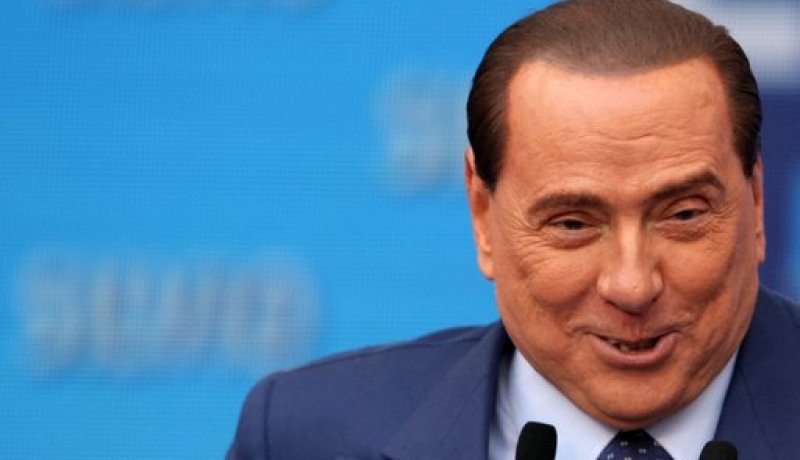 برلسكوني يعلن استعداده للترشح لرئاسة الحكومة الايطالية من جديد