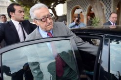 الإبراهيمي يؤكد أنه سيواصل العمل في منصبه