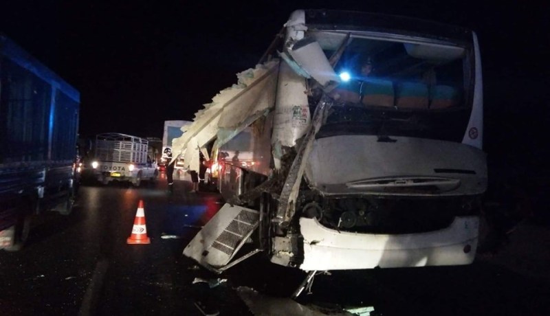 بالصور…3 جرحى في حادث مرور بالشلف