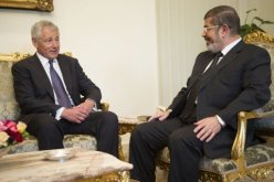 وزير الدفاع الأمريكي يجتمع في القاهرة بالرئيس محمد مرسي