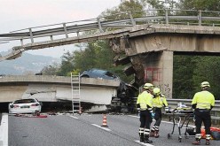 مصرع عائلة في إنهيار جسر بايطاليا