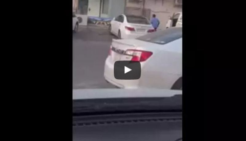 بالفيديو.. سيدة تمتهن التّسول في السعودية