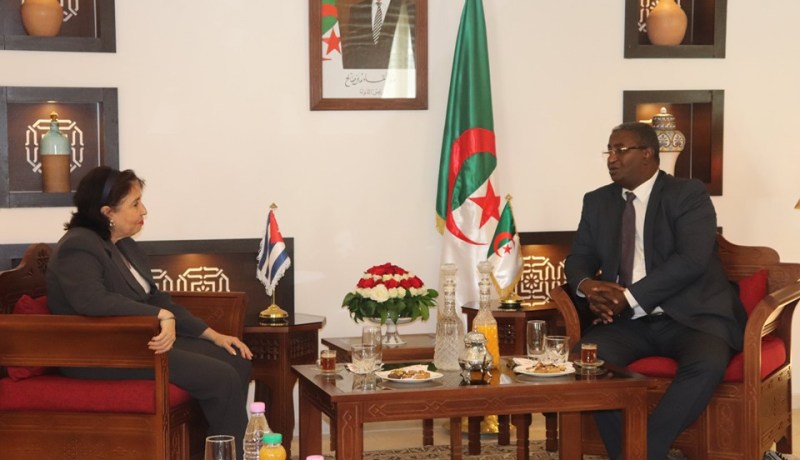 بن مسعود يستقل سفيرة كوبا بالجزائر لتباحث سبل التعاون في مجال السياحة