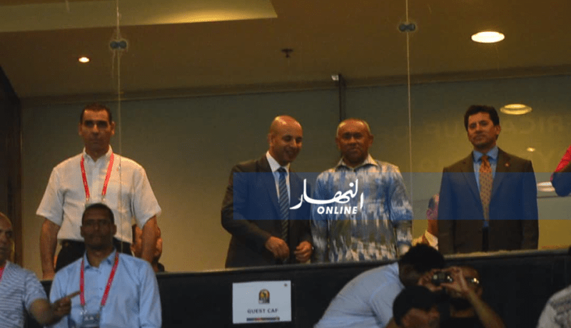 بالصور..الوزير برناوي يساند الخضر رفقة زطشي ورئيس الكاف