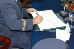 منع المديرين التنفيذيين ورؤساء الدوائر من مغادرة الولاية