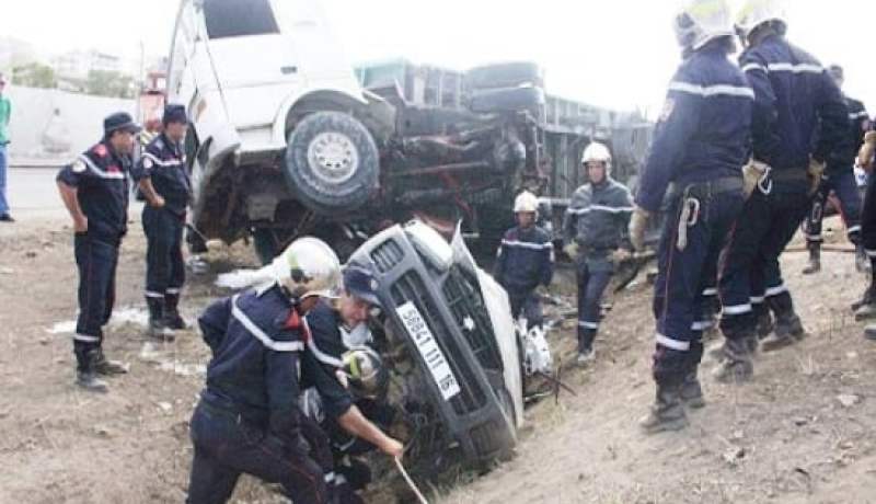 وفاة سائق مركبة للوزن الثقيل في حادث مرور ببسكرة