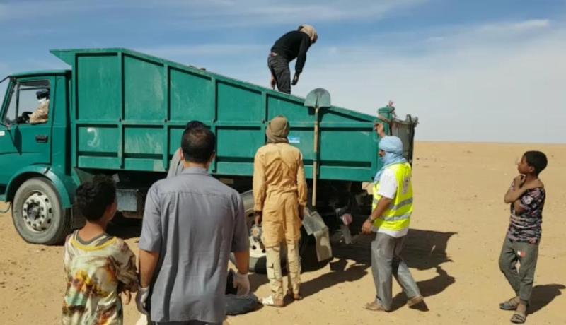 برج باجي مختار.. توزيع مساعدات غذائية لسكان قرية الخمسين والبدو الرحل