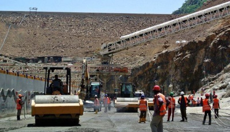 مصر وإثيوبيا تتفقان على حل مشكلة سد النهضة سياسيا