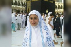 إلهام شاهين تؤدي مناسك العمرة عن والدتها بمناسبة عيد الأم